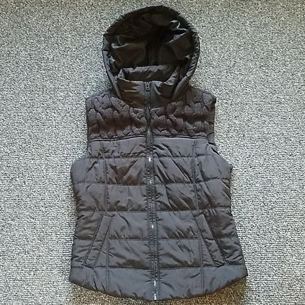 NWOT Dark Gray Knit & Puffer Vest (Removable Fur)
